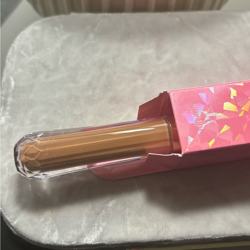 Jeffrey Star NIB color C22 - Picture 3 of 3